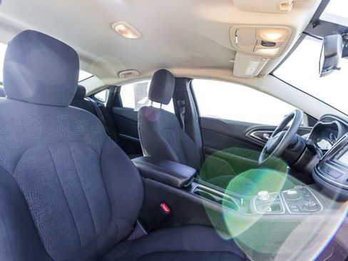 Used 2015 Chrysler 200 Limited FWD image 18