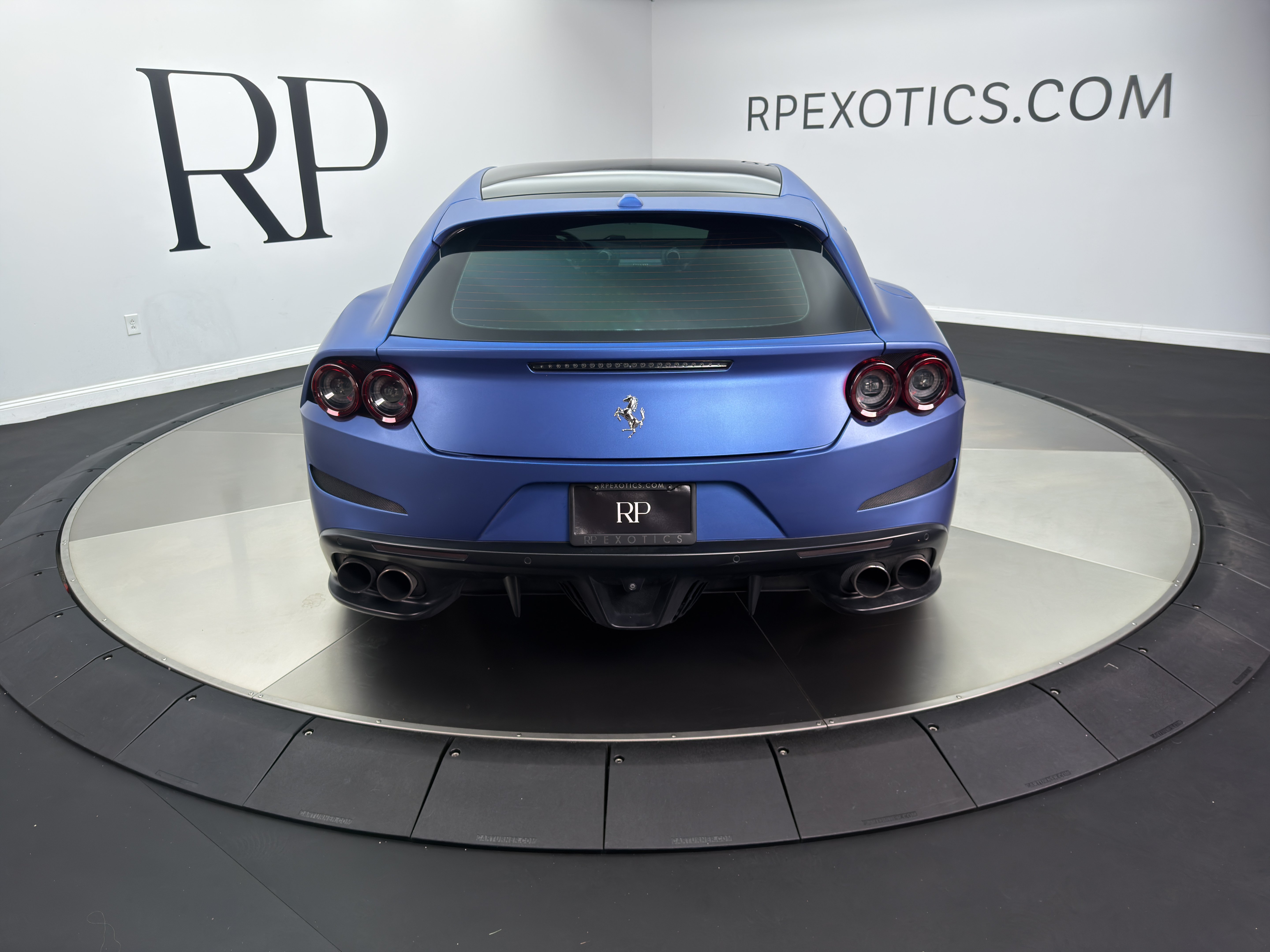 Used 2017 Ferrari GTC4Lusso AWD/4WD image 5