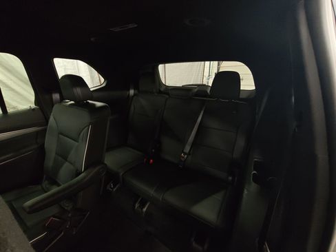 Used 2025 Buick Enclave Preferred image 22