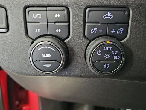 Used 2024 Chevrolet Silverado 1500 LT Trail Boss w/ Convenience Package II image 37