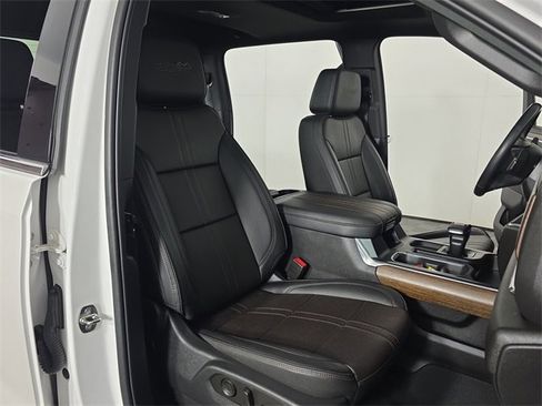 Certified 2023 Chevrolet Silverado 1500 High Country w/ Technology Package image 23