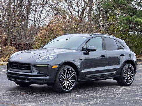New 2026 Porsche Macan AWD/4WD image 40