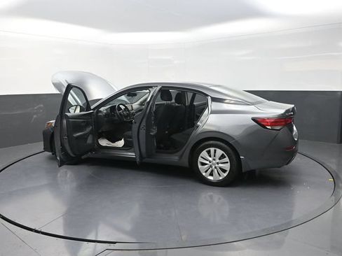 Used 2025 Nissan Sentra S FWD image 43
