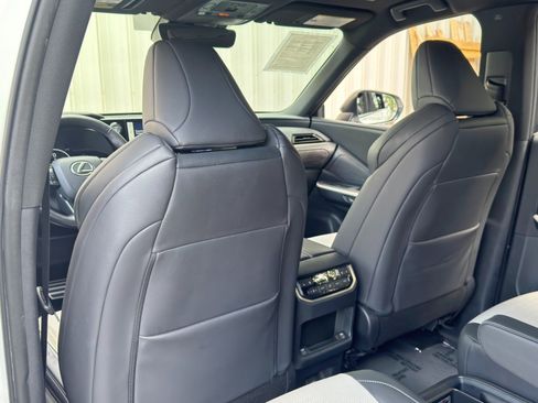 Used 2024 Lexus TX 500h AWD w/ Technology Package image 37