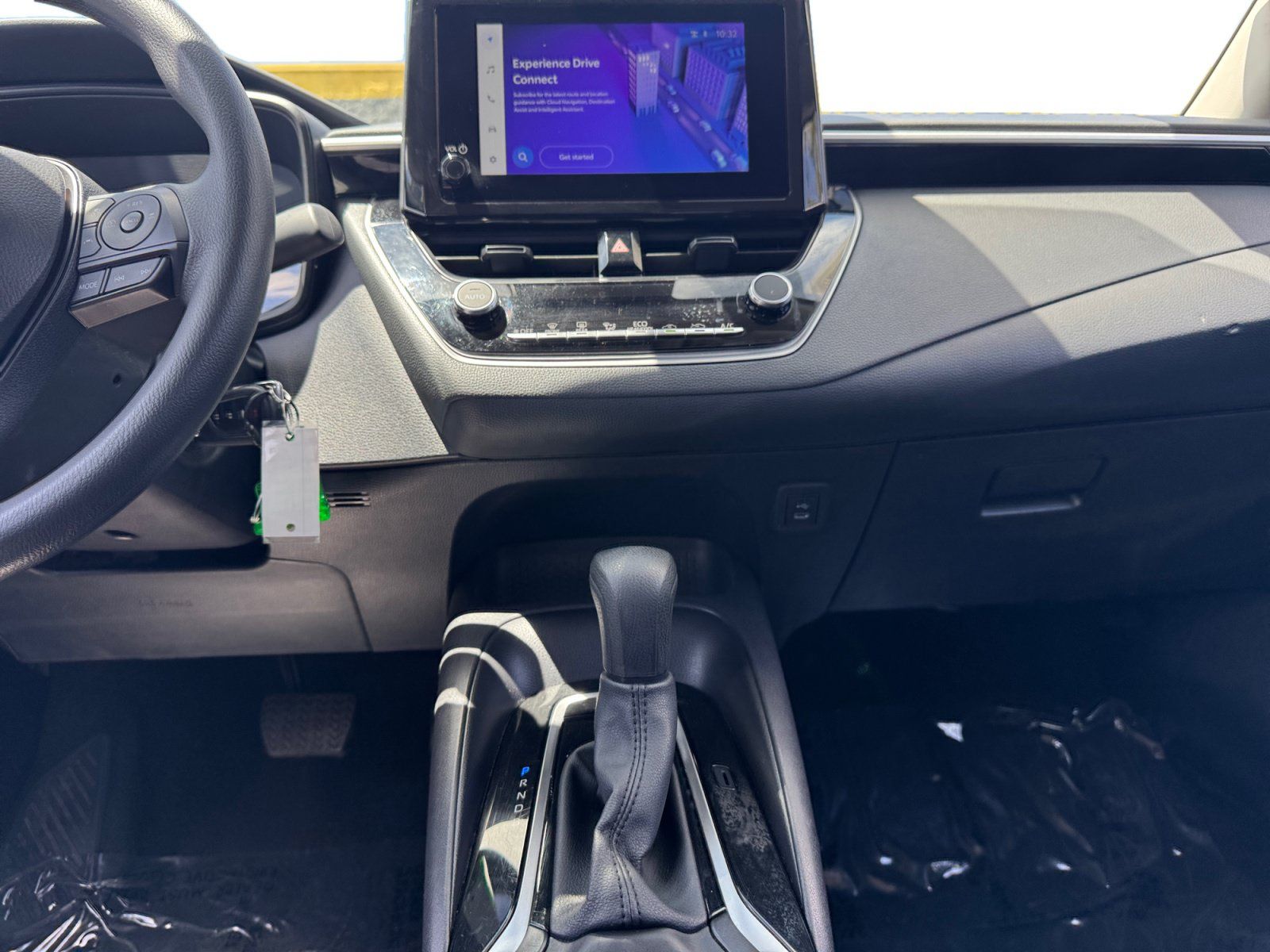 Used 2025 Toyota Corolla LE FWD image 11