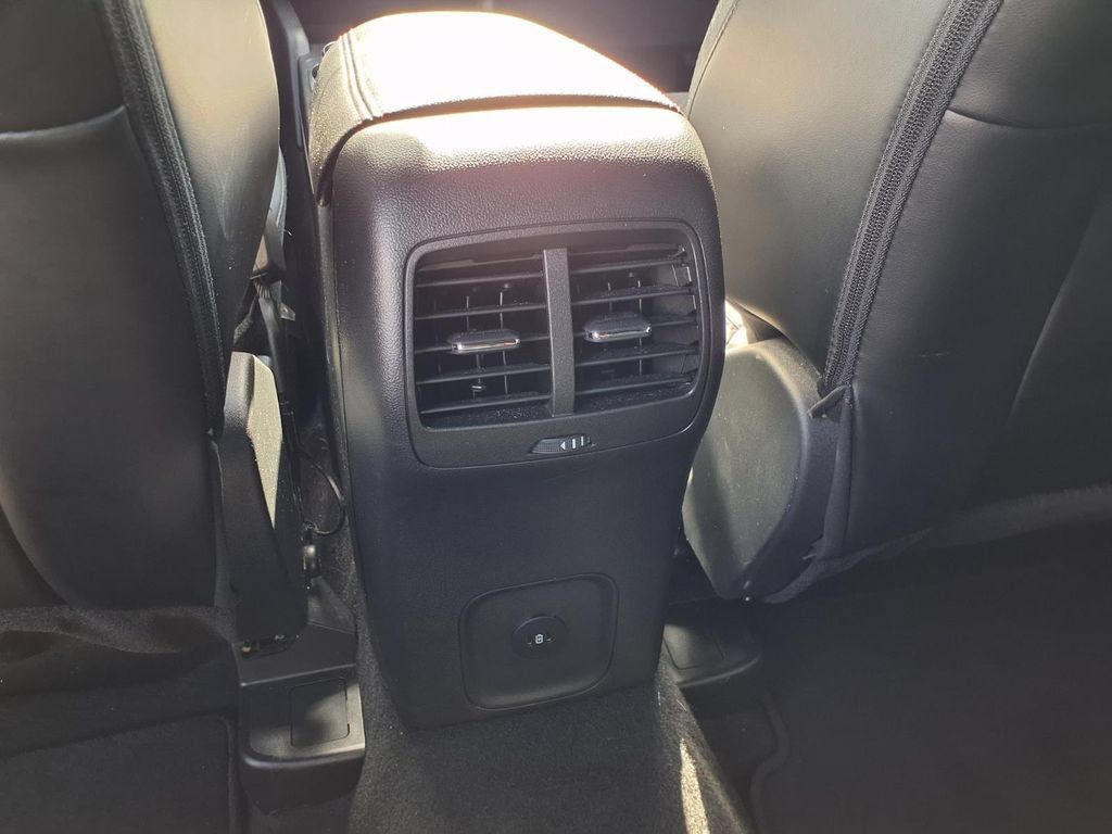 Used 2025 Ford Escape ST-Line Select AWD/4WD image 14