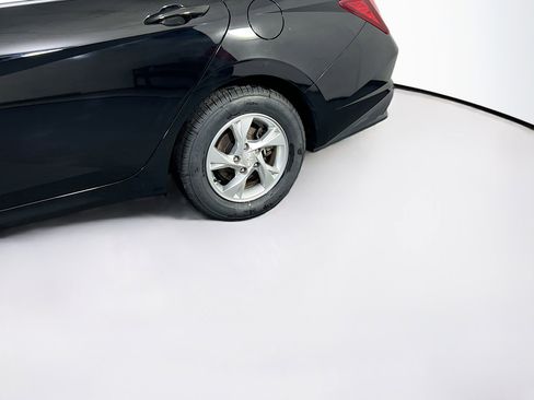 Used 2023 Hyundai Elantra SE w/ Preferred Accessory Package image 28