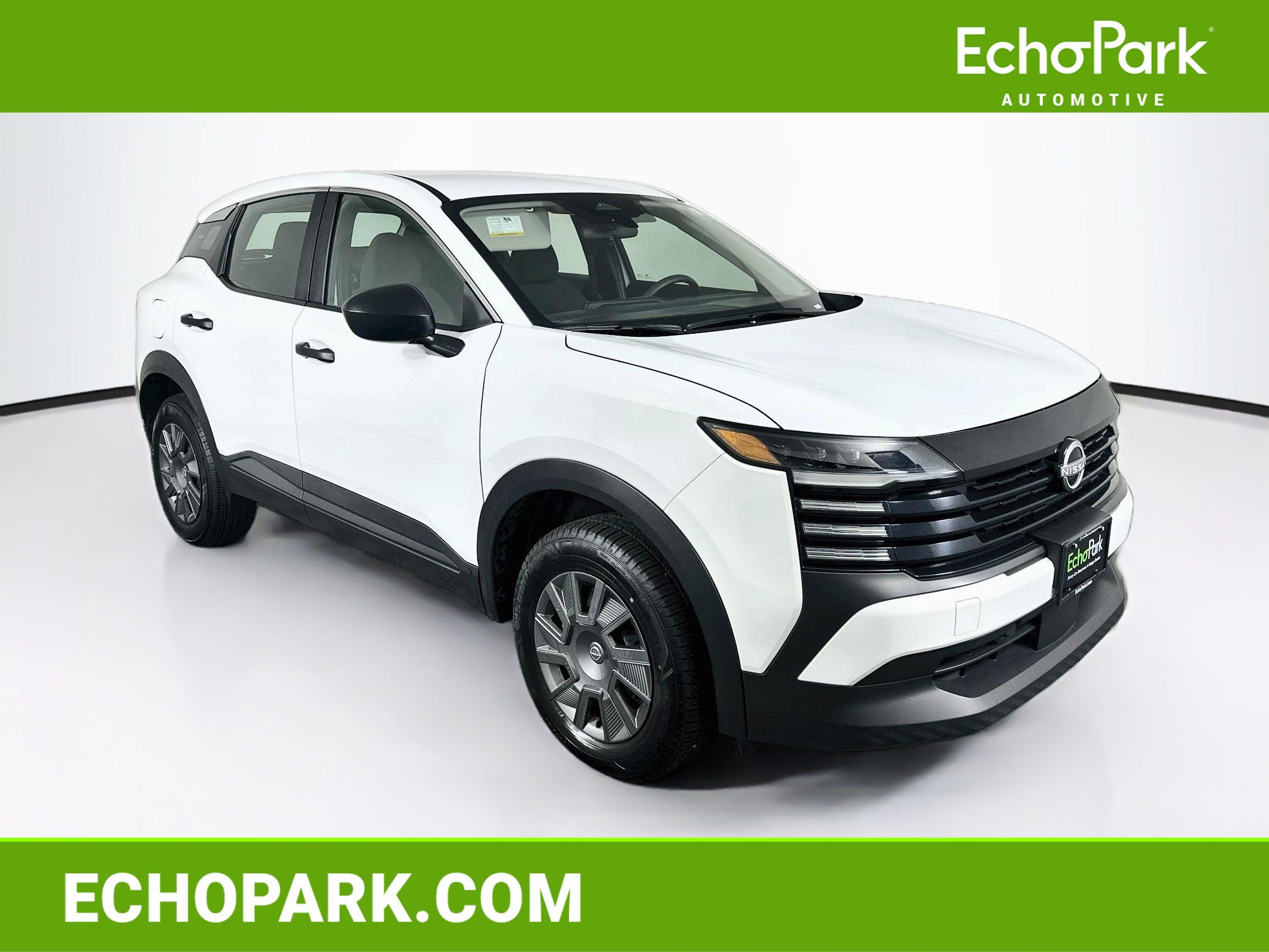 Used 2025 Nissan Kicks S FWD image 1