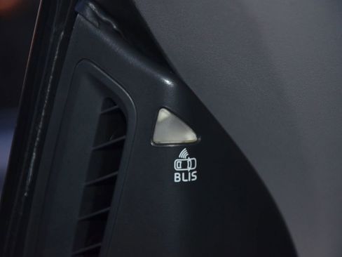 Used 2012 Volvo C70 T5 image 33