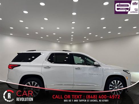 Used 2023 Chevrolet Traverse Premier FWD image 7
