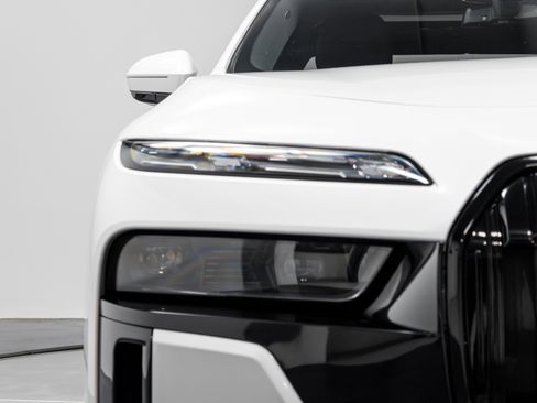 Used 2023 BMW 760i xDrive image 48