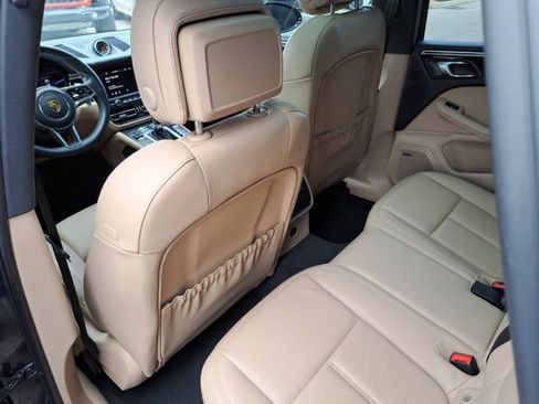 Certified 2021 Porsche Macan image 20