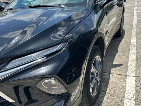Used 2025 Chevrolet Blazer LT FWD image 1