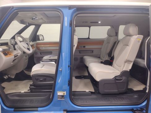 New 2025 Volkswagen ID. Buzz 1st Edition image 29