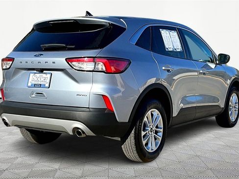 Used 2022 Ford Escape SE w/ Convenience Package image 2