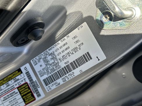 Used 2024 Toyota Tundra Limited image 25