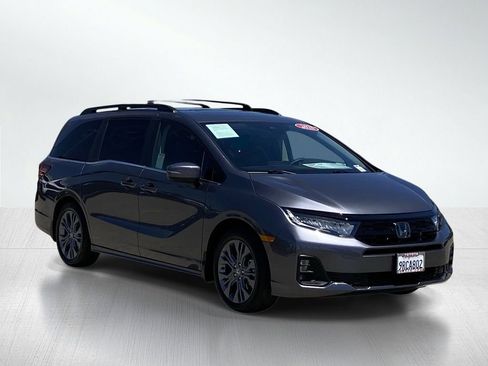 Used 2025 Honda Odyssey Touring image 12