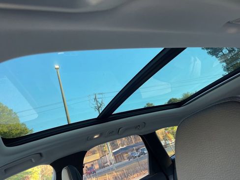 Used 2025 Volvo XC60 B5 Plus image 20