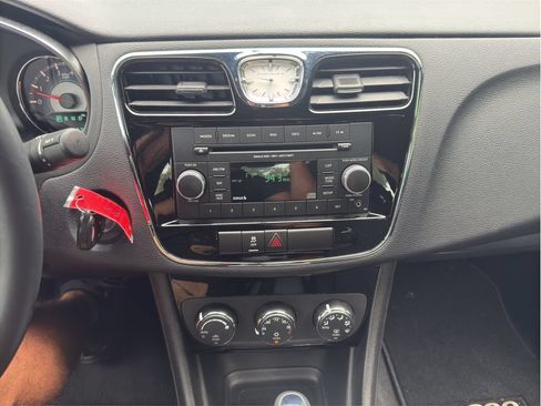 Used 2013 Chrysler 200 Touring FWD image 28