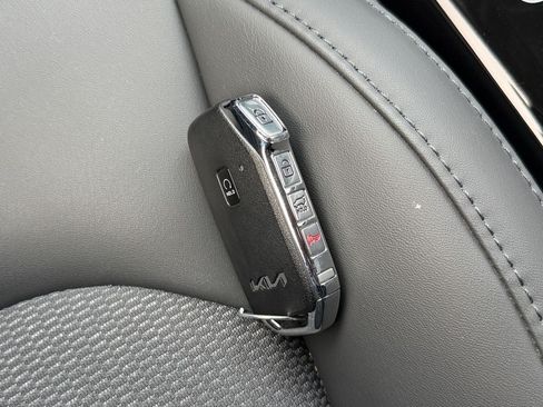Used 2024 Kia Niro Wind FWD image 31
