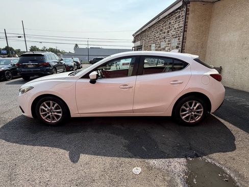 Used 2014 MAZDA MAZDA3 i Touring w/ Technology Package FWD image 2