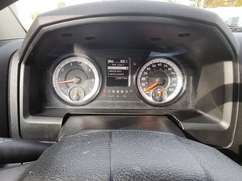 Used 2021 RAM 1500 Tradesman w/ Chrome Appearance Group RWD image 14
