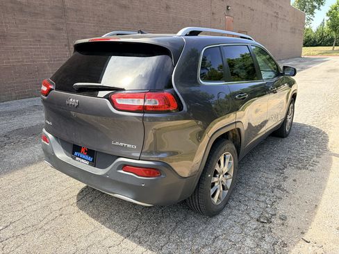 Used 2018 Jeep Cherokee Limited AWD/4WD image 5