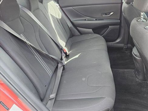 Used 2021 Hyundai Elantra SEL image 18