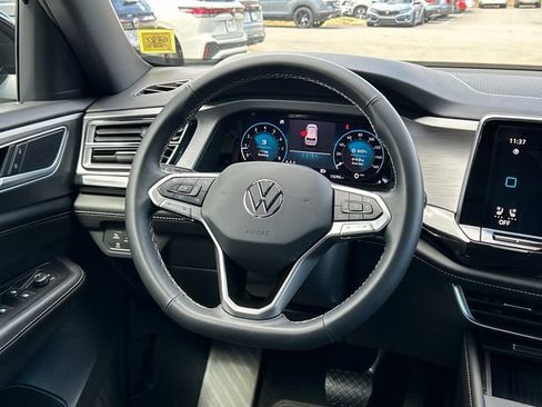 Certified 2025 Volkswagen Atlas Cross Sport SE image 23