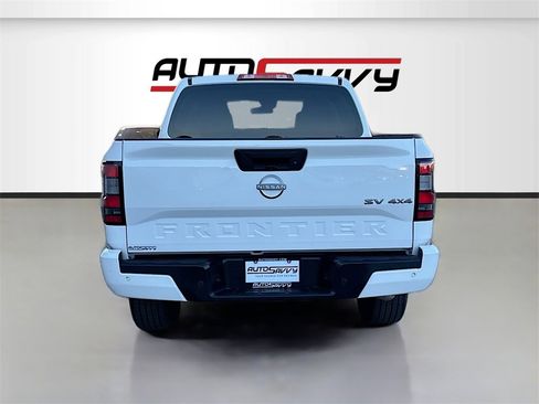 Used 2024 Nissan Frontier SV w/ Technology Package image 6