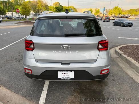 Used 2021 Hyundai Venue SEL image 6