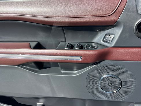 Certified 2023 Ford Expedition Limited image 12