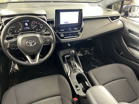 Used 2025 Toyota Corolla SE w/ SE Package image 23