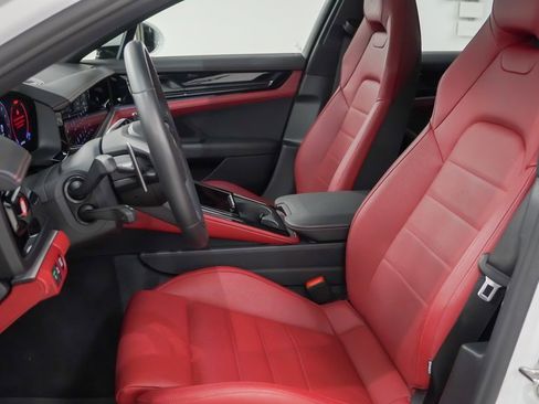 Certified 2025 Porsche Panamera 4 image 5