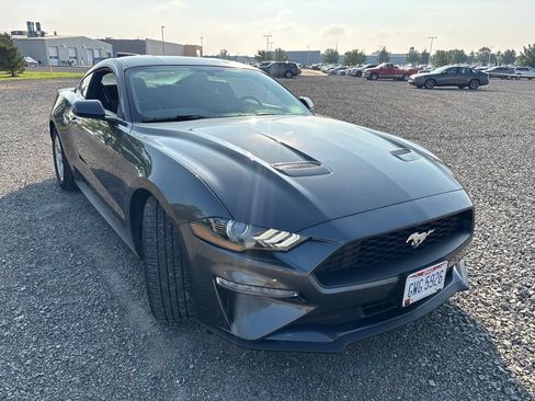 Used 2018 Ford Mustang Coupe RWD image 11