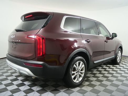 Used 2022 Kia Telluride LX image 3