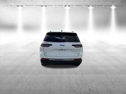 Certified 2022 Jeep Grand Cherokee L Limited RWD image 6
