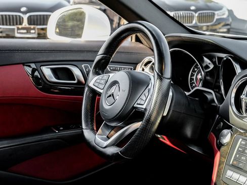 Used 2018 Mercedes-Benz SL 550 image 11