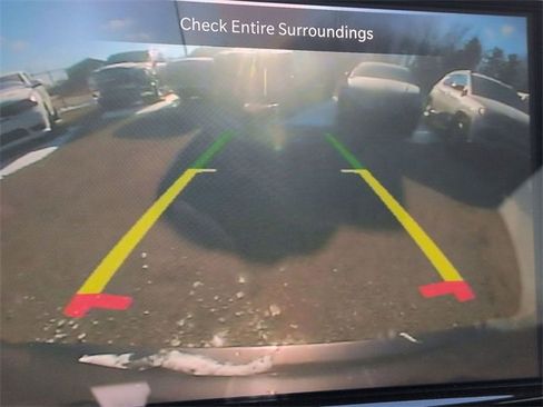 Certified 2023 Chrysler Pacifica Touring-L image 24