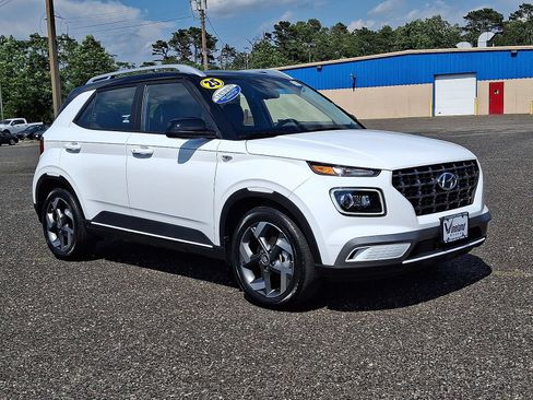 Certified 2025 Hyundai Venue Limited FWD image 1