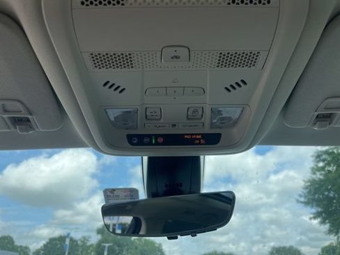 Used 2024 Cadillac XT6 Premium Luxury w/ Technology Package FWD image 34