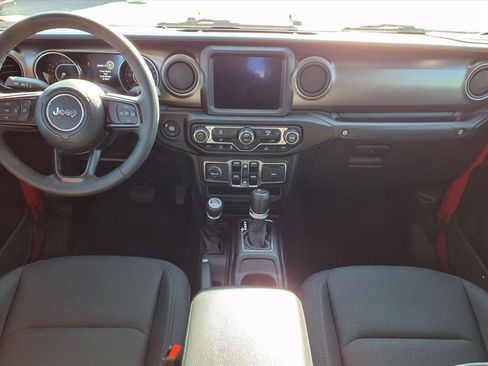 Used 2023 Jeep Gladiator Willys image 8
