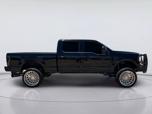 Used 2022 Ford F250 Lariat AWD/4WD image 2