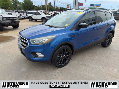 Used 2017 Ford Escape SE w/ Equipment Group 201A FWD image 10