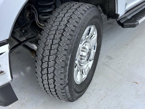 Used 2022 Ford F250 Lariat w/ Chrome Package image 23