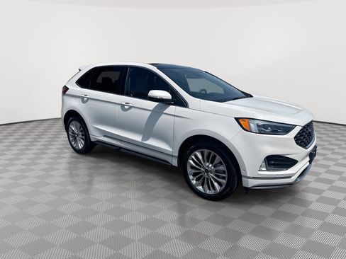 Used 2024 Ford Edge Titanium w/ Titanium Elite Package AWD/4WD image 2