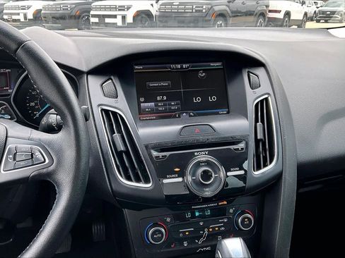 Used 2015 Ford Focus Titanium FWD image 7