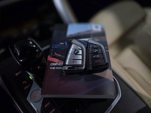 Used 2021 BMW 430i xDrive Coupe w/ M Sport Package image 36