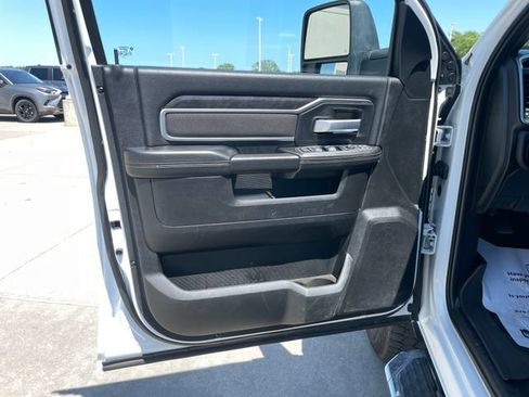 Used 2024 RAM 3500 Big Horn AWD/4WD image 20