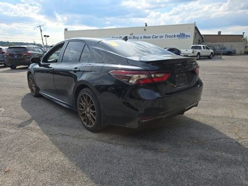 Used 2023 Toyota Camry SE w/ Convenience Package image 3